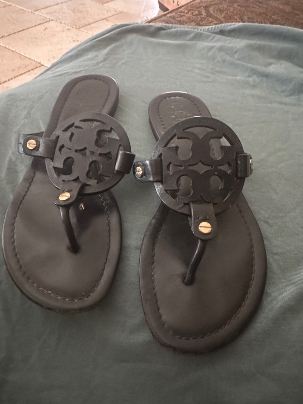 Black Tory Burch Logo Cutout Thong Sandals